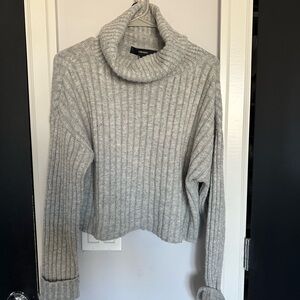 FOREVER 21 cropped grey sweater